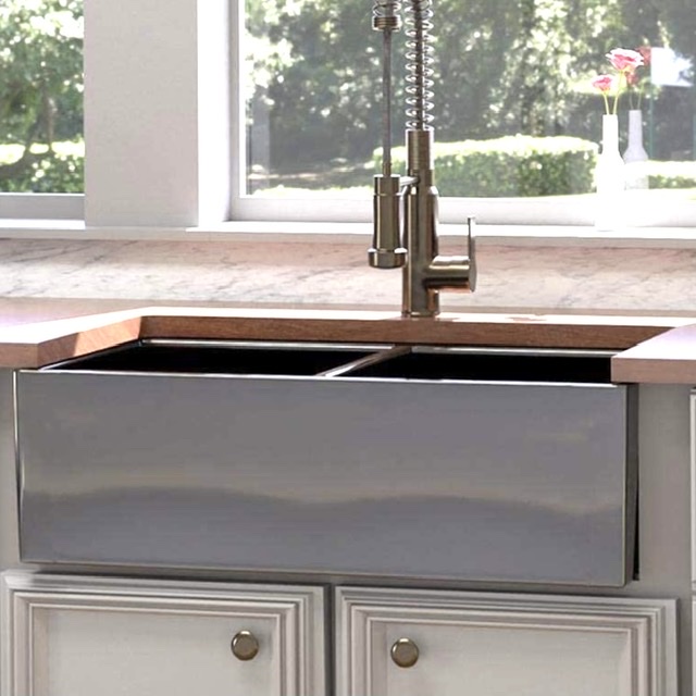 Kitchen apron front sink pull down faucet